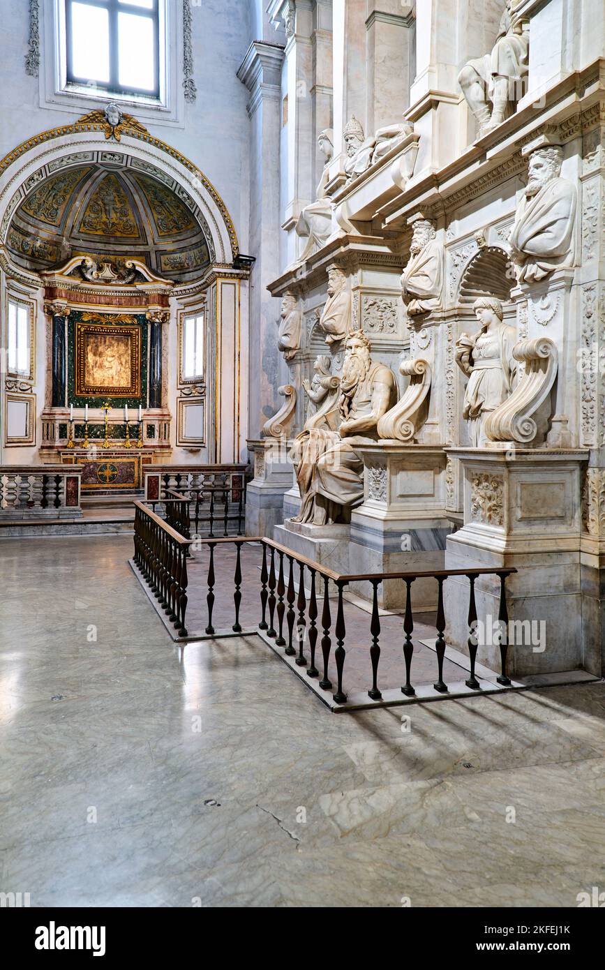 Rom Latium Italien. San Pietro in Vincoli (St. Peter in Ketten). Moses ist eine Skulptur des italienischen Künstlers Michelangelo Buonarroti Stockfoto