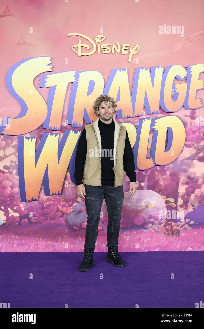 Joe Garratt nimmt an der britischen Premiere von „Strange World“ am Cineworld Leicester Square Teil Stockfoto