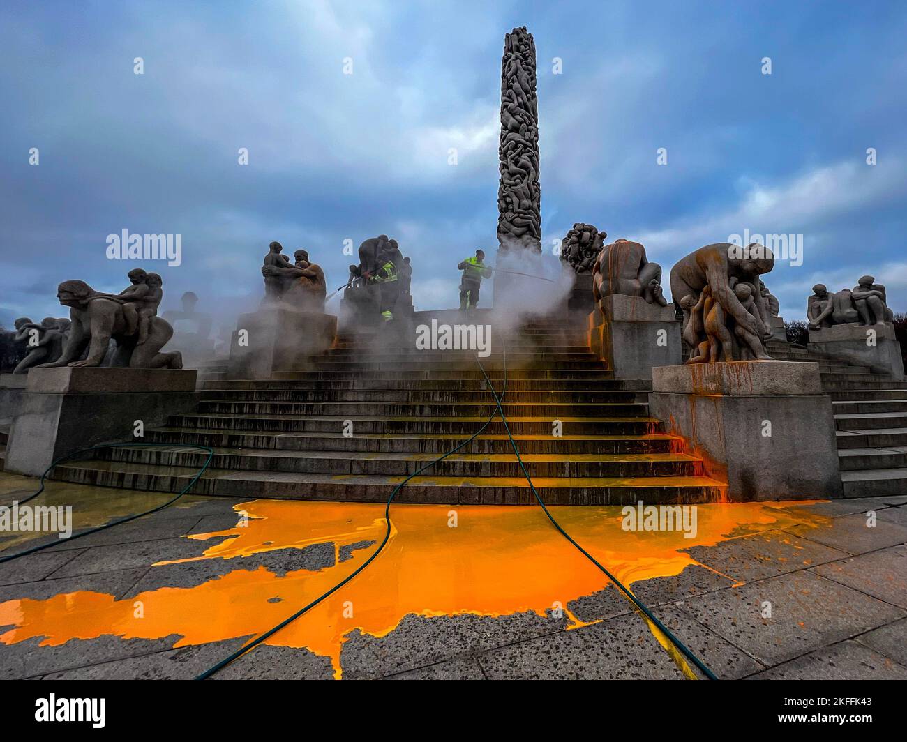 Javaad Deo Oslo 20221118.Waschen der Skulpturen, nachdem Aktivisten aus Stopp ...