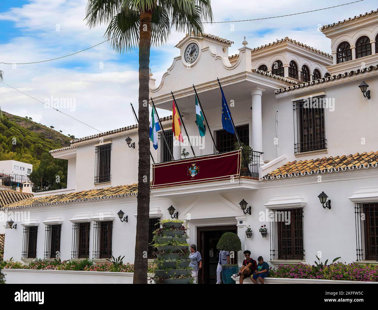 Das Rathaus des Dorfes Mijas in den Bergen hinter der Costa del Sol im Süden Spaniens Stockfoto Das Rathaus des Dorfes Mijas in den Bergen hinter der Costa del Sol im Süden Spaniens Stockfoto