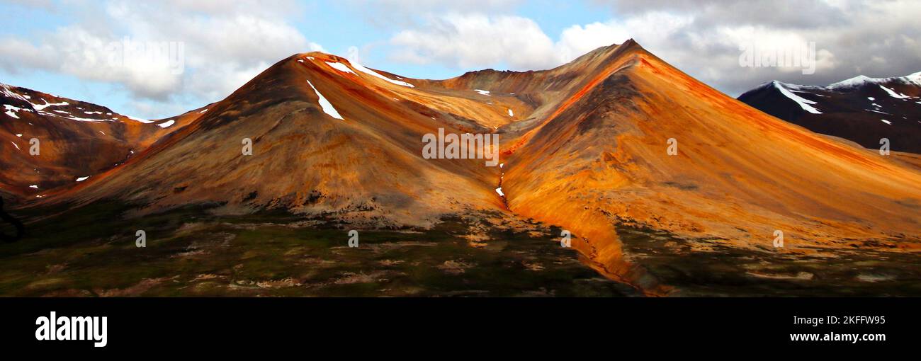 So beginnt das Abenteuer der 100 km langen Wanderung in der Sepectrum Range des Mount Edziza Provincial Park. Stockfoto