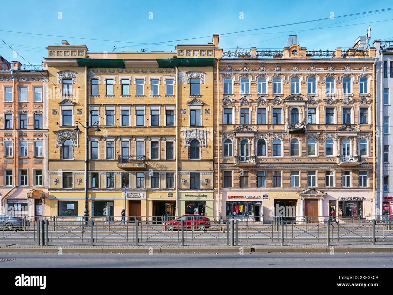 Ansicht von Salnikov ehemalige profitable Haus, 1904, und das ehemalige profitable Haus von F.F. Varganov und D.L. Vanstein, 1832, Ligovsky Prospekt, Sehenswürdigkeit: Stockfoto