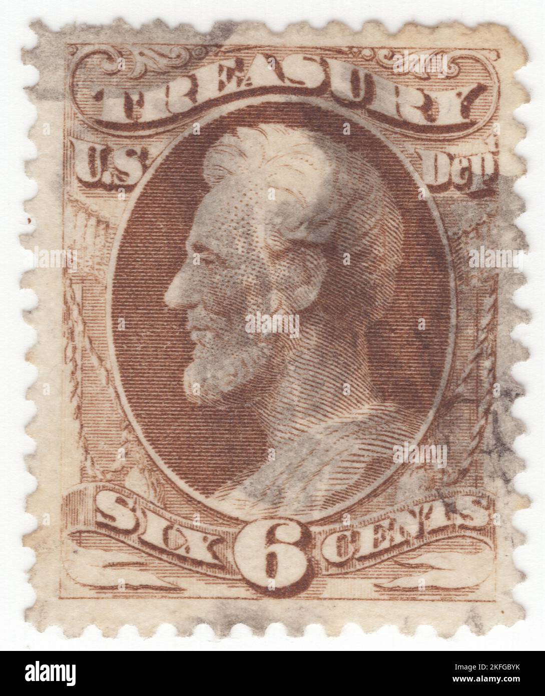 USA - 1879: Eine braune 6 Cent Briefmarke mit Porträt von Abraham Lincoln, dem Präsidenten der USA von 16.. Über dem Rahmen befindet sich ein Banner mit der Aufschrift 'TREASURY'. Das Frankierprivileg, das seit dem 1. Juli 1873 aufgehoben wurde, wurden diese Briefmarken für jeden der Exekutivabteilungen der Regierung zur Vorauszahlung des Postaufpreises in offiziellen Angelegenheiten bereitgestellt. Die ersten strafmarken wurden 1877 zugelassen, und ihre erweiterte Verwendung nach 1879 reduzierte den Bedarf an offiziellen Marken, deren Verwendung am 5. Juli 1884 endgültig aufgehoben wurde Stockfoto