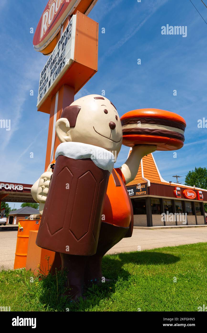 Oglesby, Illinois - Vereinigte Staaten - 10.. Juni 2022: Der Rootbeer Stand der klassischen Food-Gemeinschaftsfigur in Oglesby, Illinois. Stockfoto