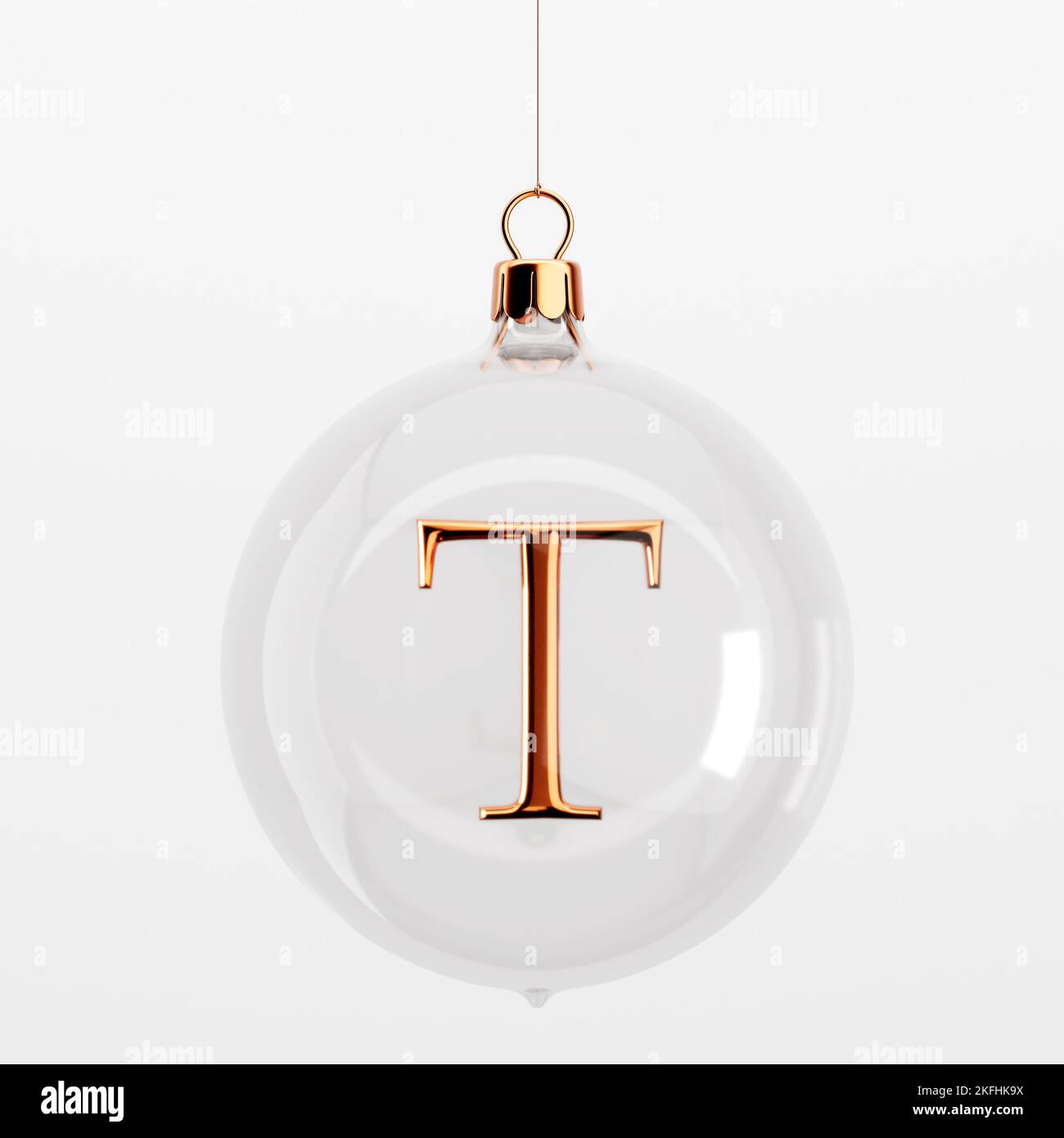 Festliche Weihnachtskugeln aus Glas. Mit goldenem Buchstaben T. 3D Rendering Stockfoto