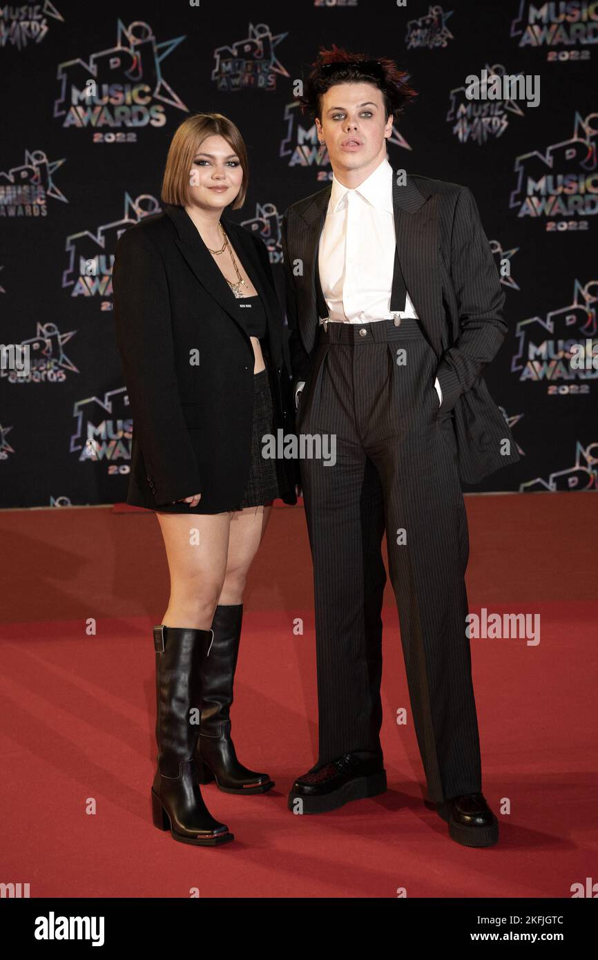 Louane und Dominic Richard Harrison, bekannt als Yungblud, besuchen die NRJ Music 24. im Palais des Festivals, am 18. November 2022 in Cannes, Frankreich. Foto von David Niviere/ABACAPRESS.COM Stockfoto