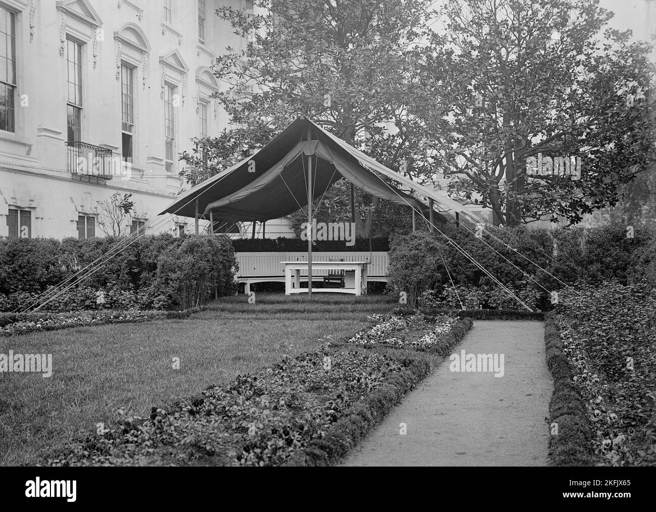 Weißes Haus - Zelt im Rosengarten, 1914. Stockfoto