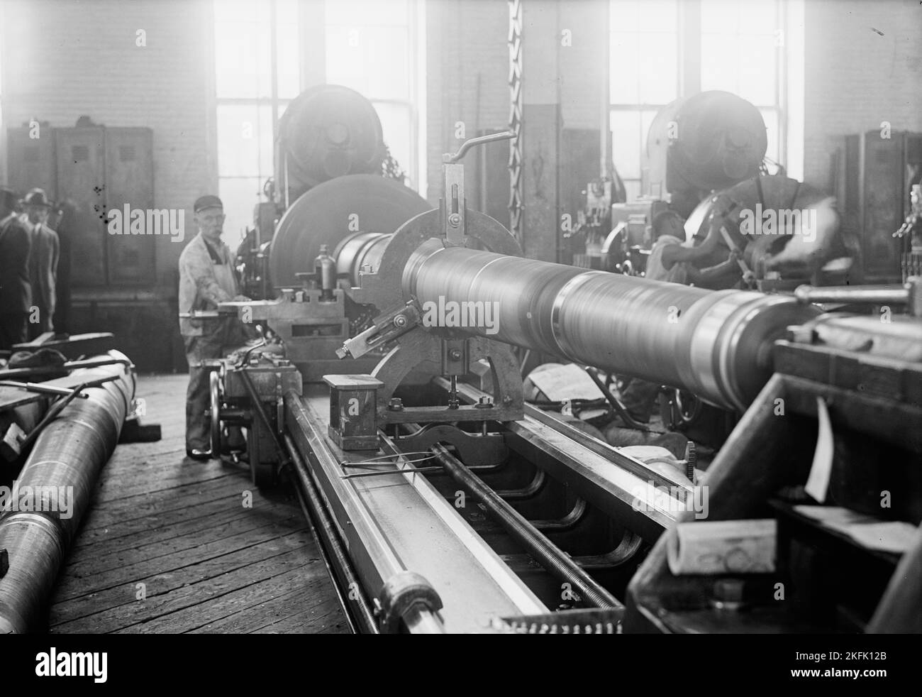 Navy Yard, U.S., Washington - Drehen, Prüfen und Bohren Eines 5 Zoll, 50 Kal. Pistole, 1917. Stockfoto