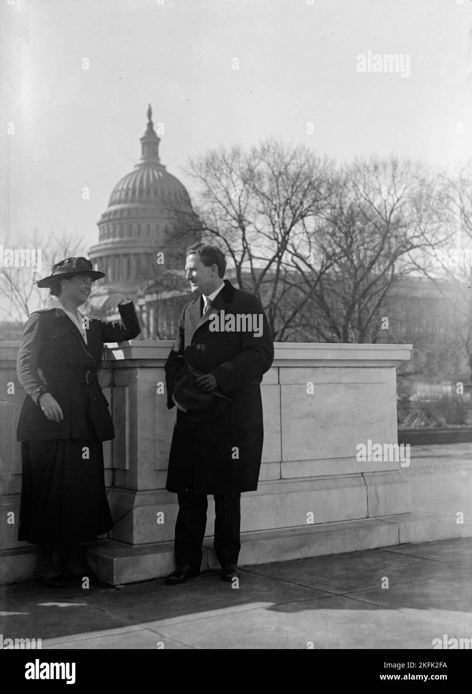 Martin, Anne Henrietta, Nationalvorsitzende, Nationale Frauenpartei, 1926-, Mit Senator Clapp, 1918. Stockfoto