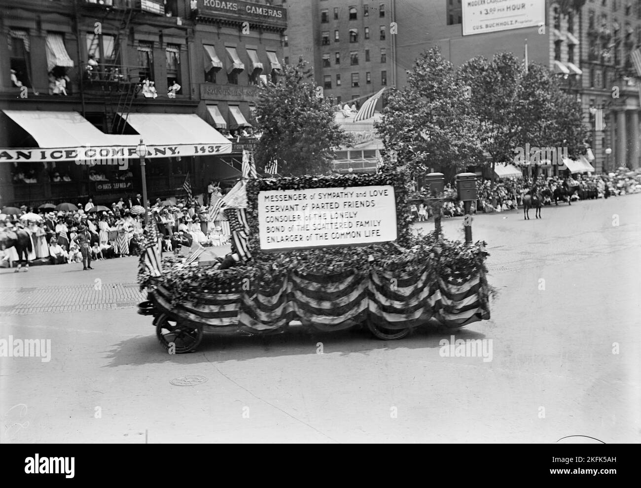 Parade am 4. Juli - Float: Post, 1916. Stockfoto