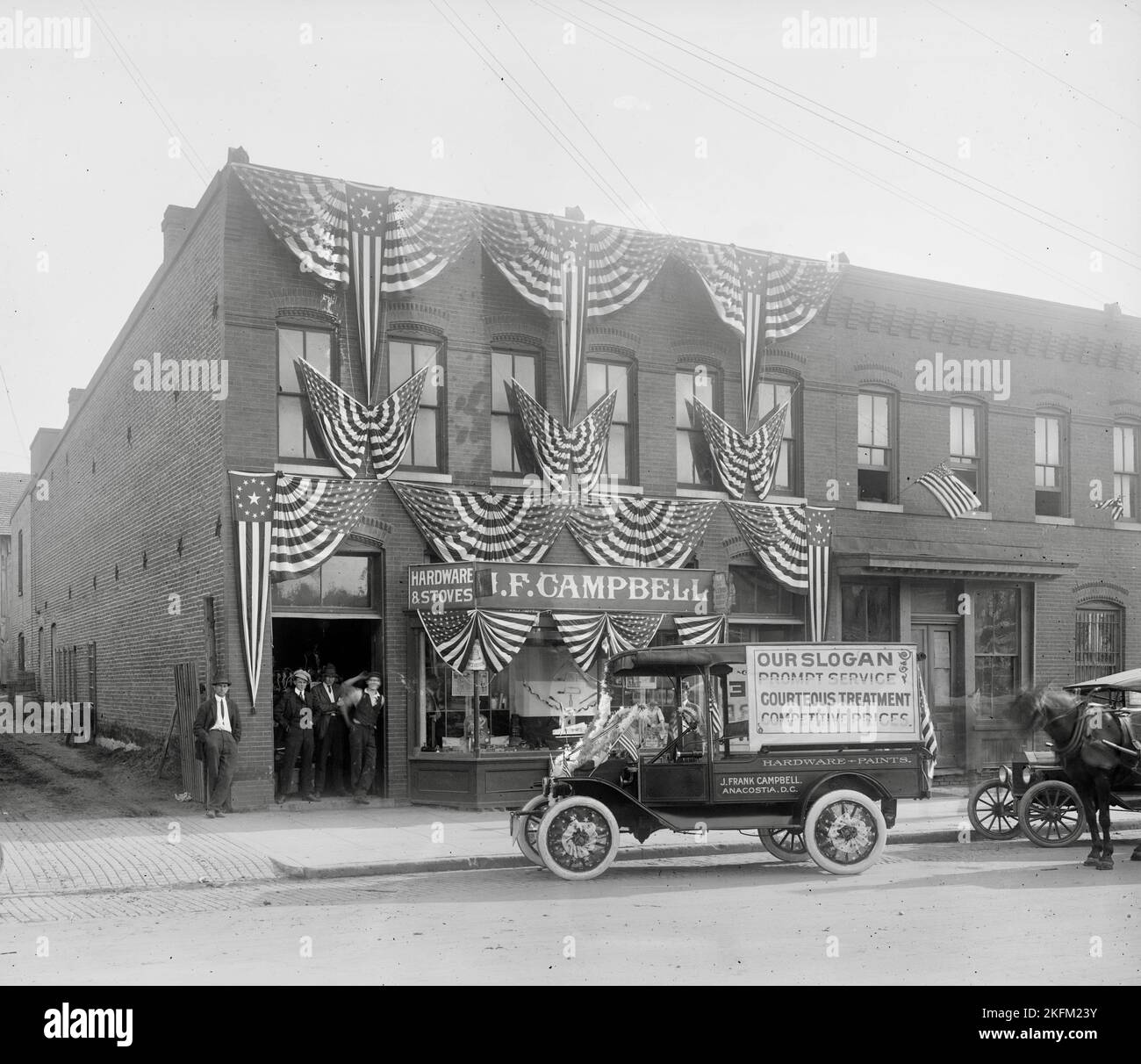 Slogan truck -Fotos und -Bildmaterial in hoher Auflösung – Alamy