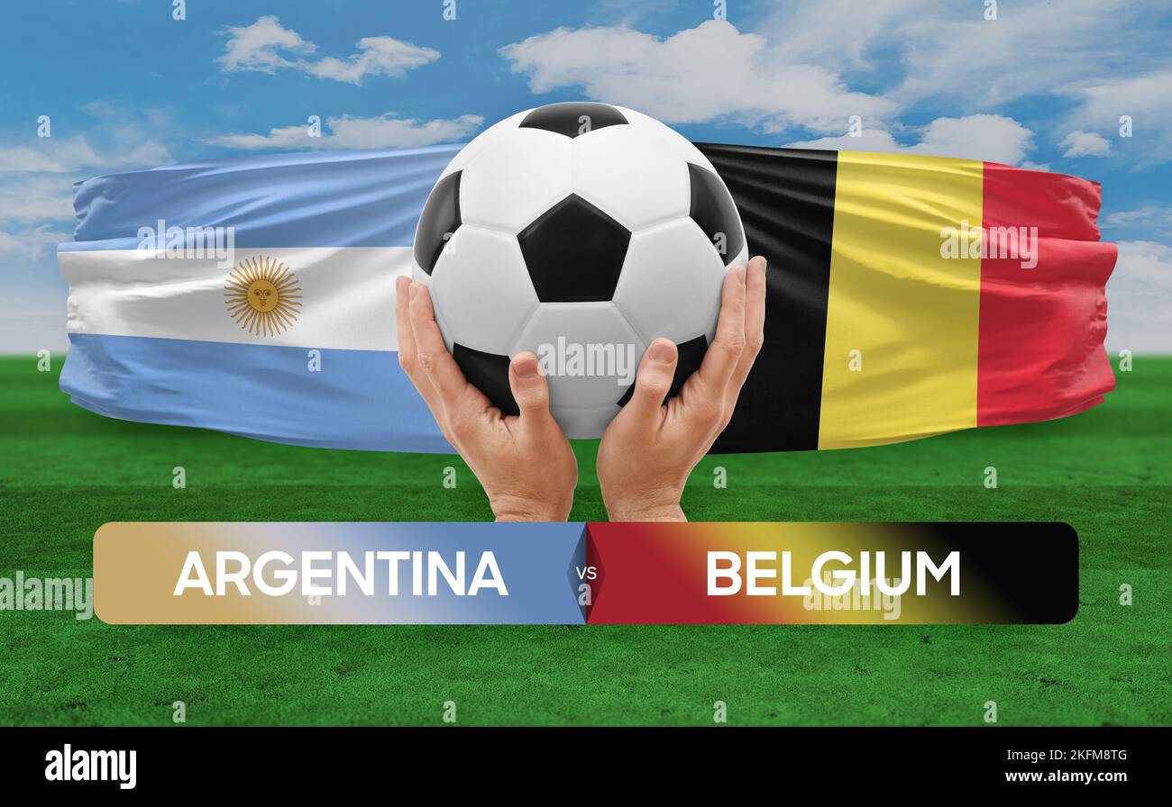 Konzept des Fußballspiels zwischen den Nationalmannschaften Argentinien und Belgien. Stockfoto