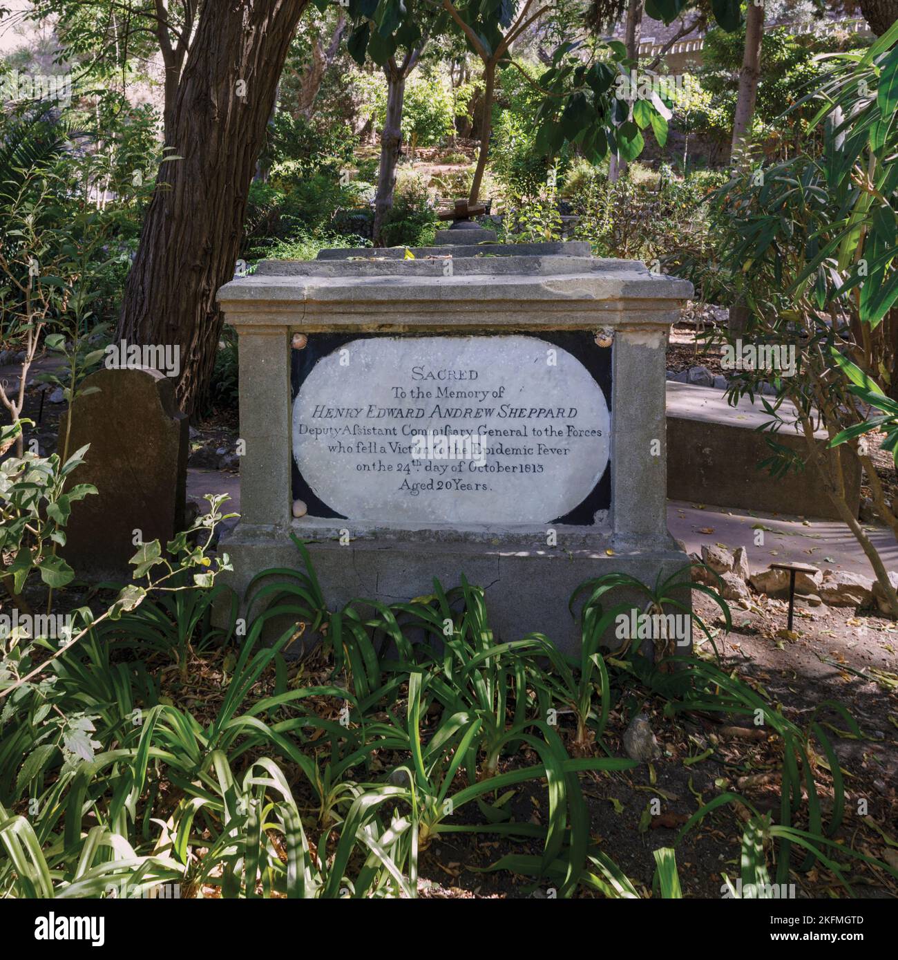 Trafalgar Cemetery, Gibraltar. Das Grab von Henry Edward Andrew Sheppard, der 1813 an Gelbfieber starb. Gibraltar erlitt Ausbrüche von gelbem fe Stockfoto