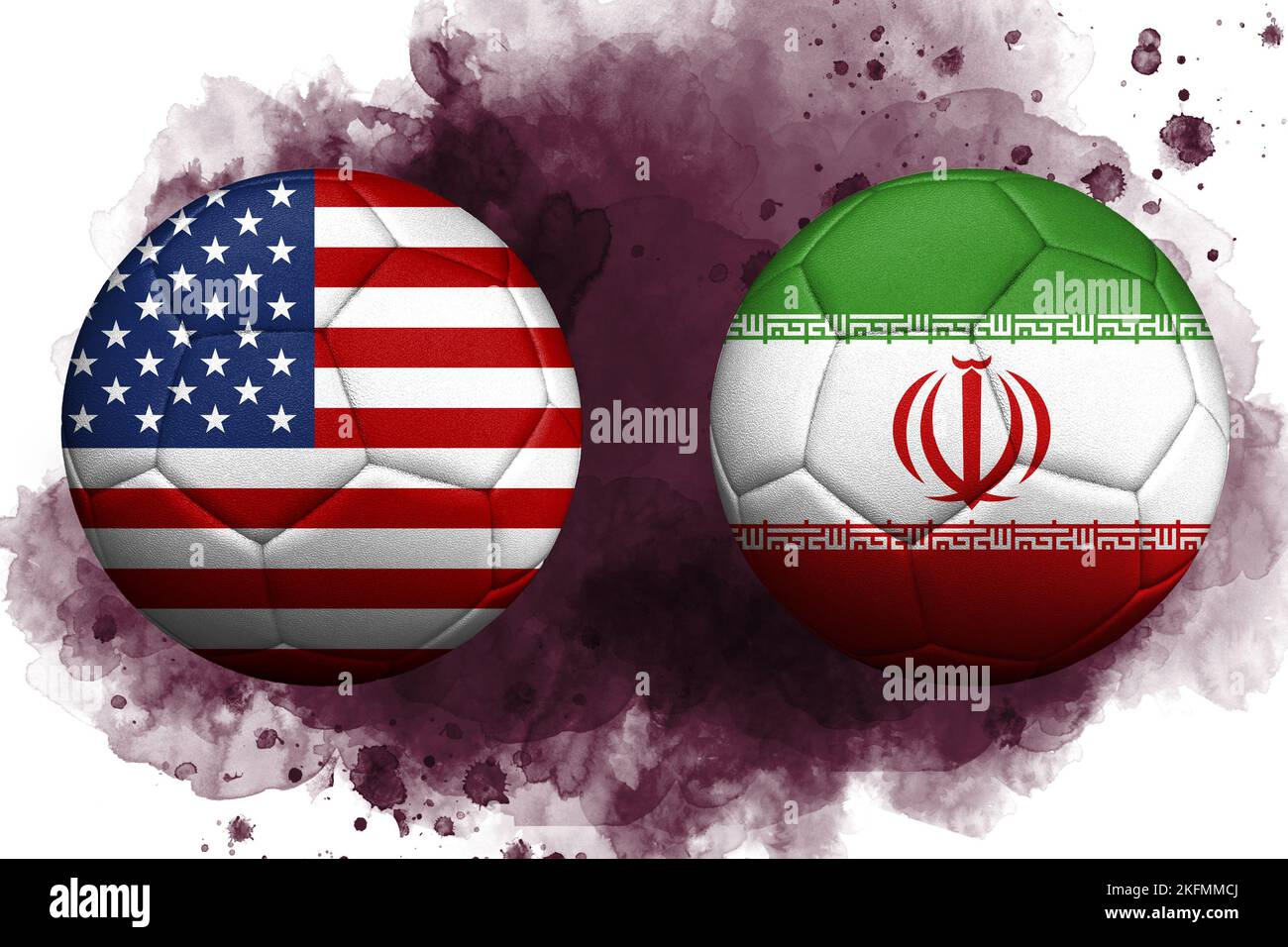 Fußball-WM in Katar, Flaggen von Amerika und Iran sind auf Fußballbällen abgebildet. Stockfoto