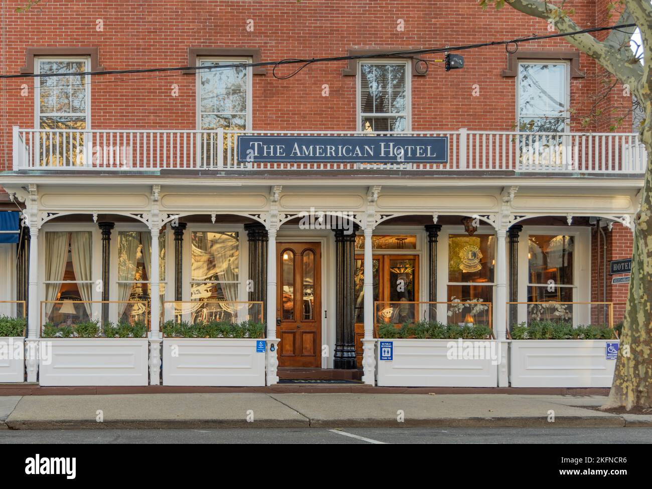 Fassade des American Hotel in Sag Harbor, NY Stockfoto