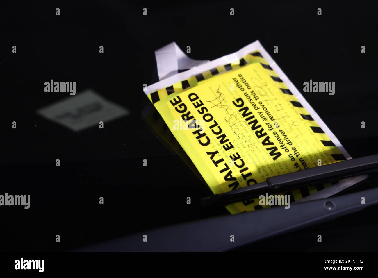 Gelbes Parkschein - 18.11.22 Bild von Antony Thompson - tausend Wortmedien, KEINE VERKÄUFE, KEINE SYNDIZIERUNG. Kontakt für weitere Informationen Mob: 077755 Stockfoto