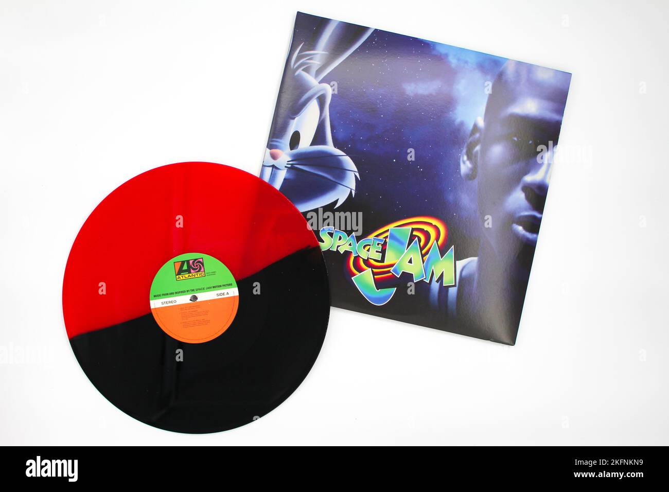 Space Jam: Music From & Inspired by the Motion Picture ist das Original-Soundtrack-Album des Films aus dem Jahr 1996 mit Michael Jordan und den Looney Tunes Stockfoto