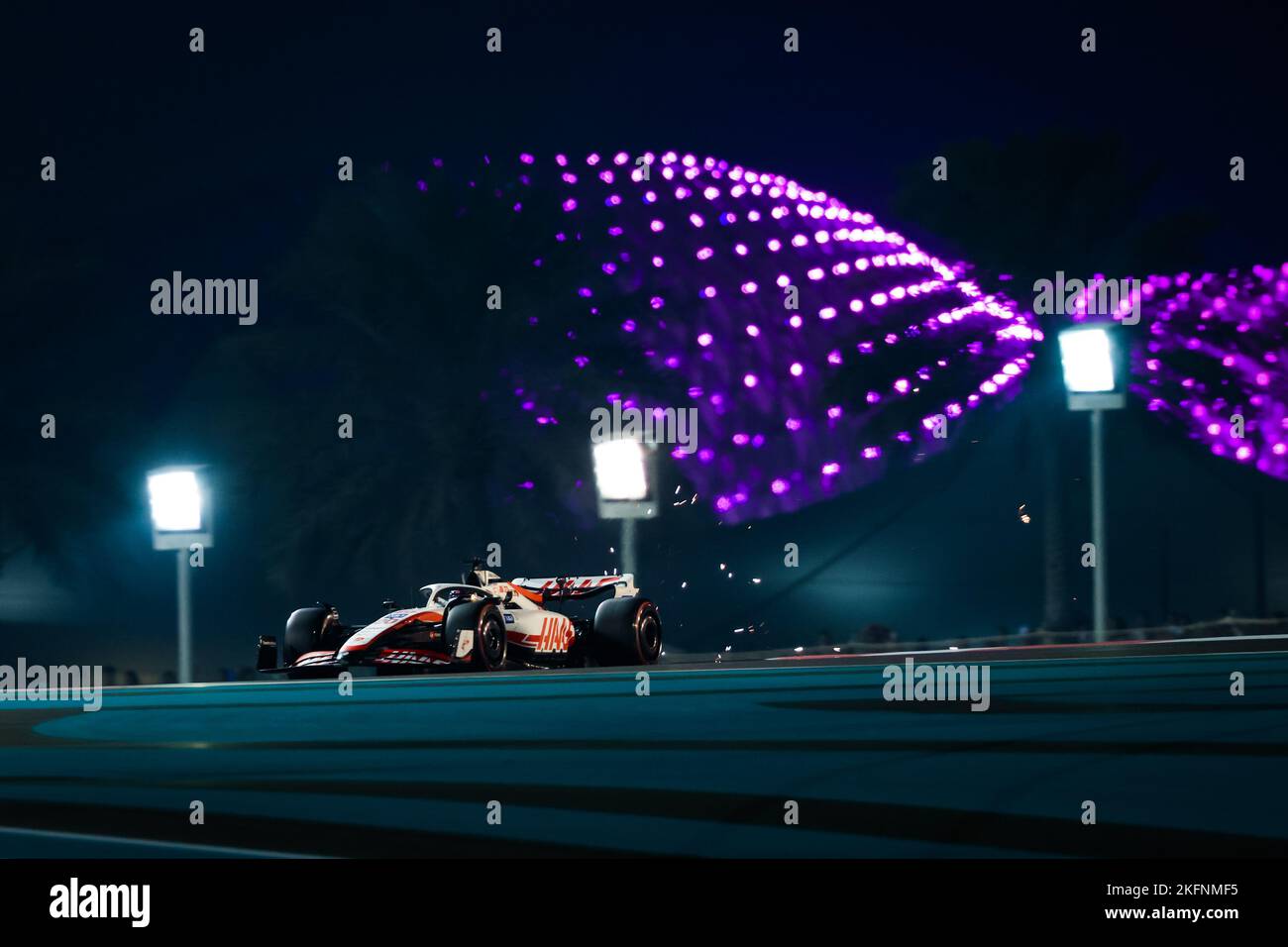 Yas Marina Circuit, ABU DHABI, 19/11/2022, 20 MAGNUSSEN Kevin (den), Haas F1 Team VF-22 Ferrari, Aktion während des Formel 1 Etihad Airways Abu Dhabi Grand Prix 2022, 22. Lauf der FIA Formel 1 Weltmeisterschaft 2022 vom 18. Bis 20. November 2022 auf dem Yas Marina Circuit, In Yas Island, Abu Dhabi - Foto Florent Gooden / DPPI Stockfoto