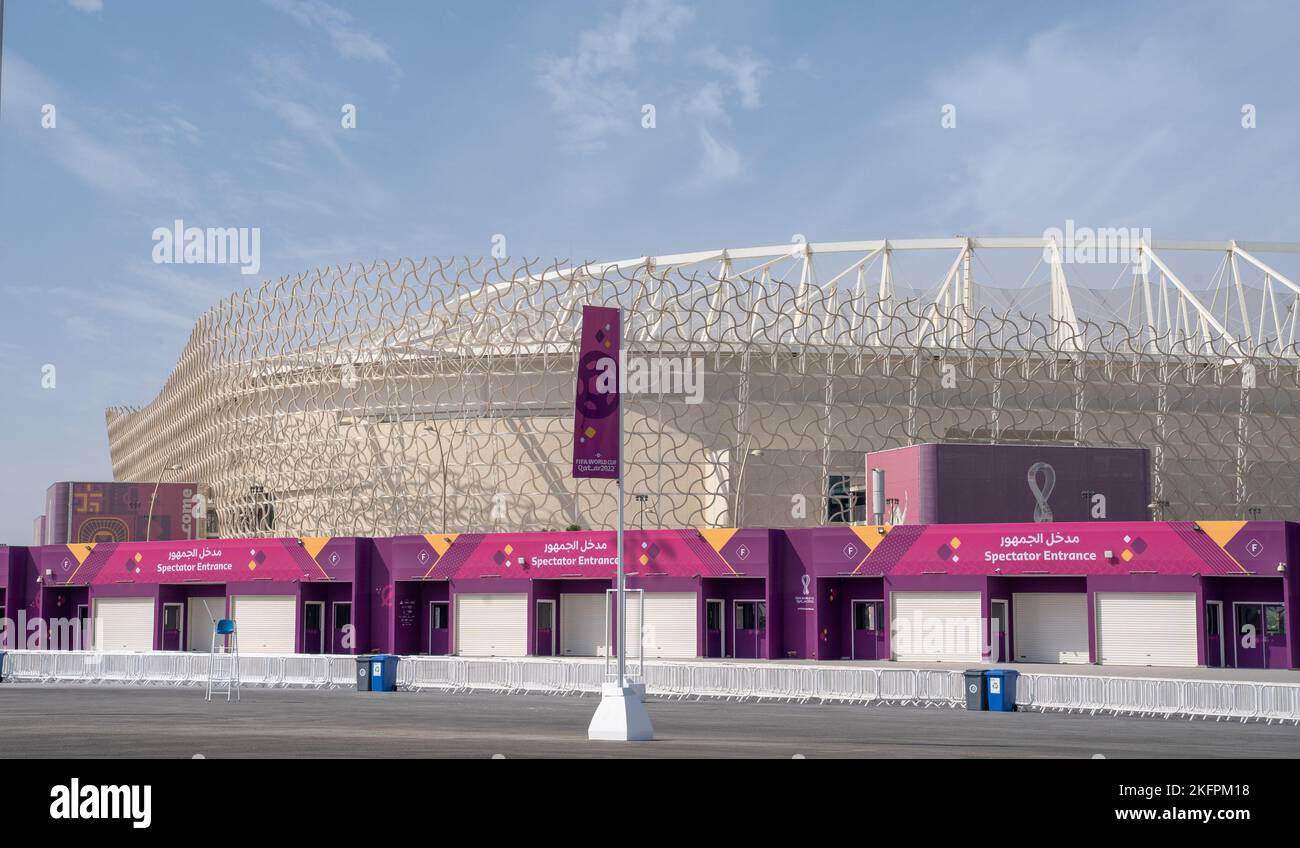 Doha,katar-Oktober 10,2022 :das Ahmad bin Ali Stadion, im Volksmund auch als das Al-Rayyan Stadion bekannt, ist ein Mehrzweckstadion in Al Rayyan, Katar, Stockfoto