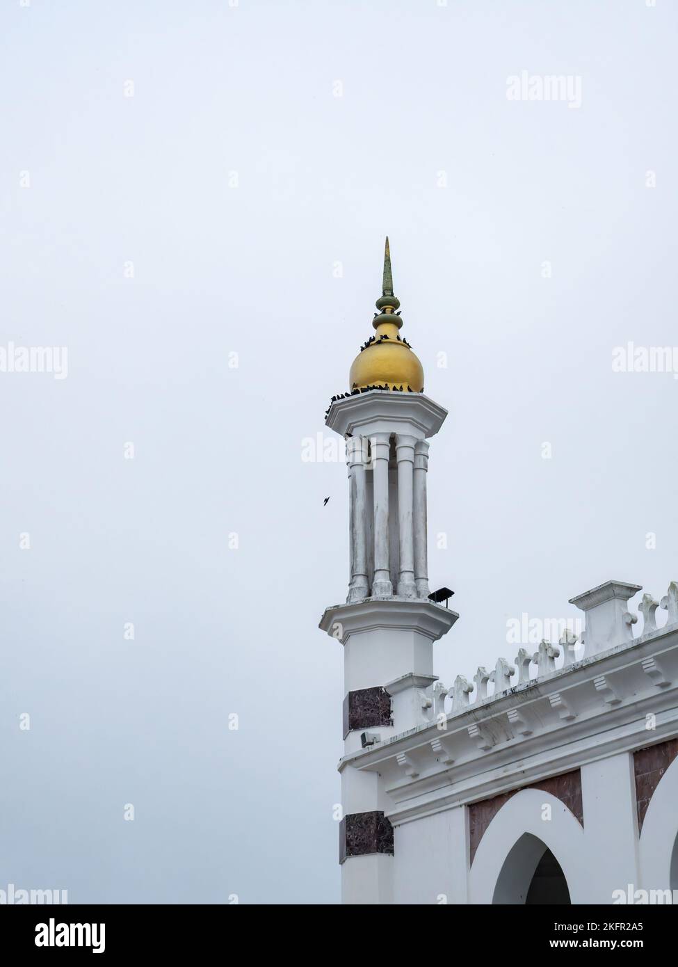 Flachblick auf die Ubudiah-Moschee in Kuala Kangsar, Perak, Malaysia Stockfoto