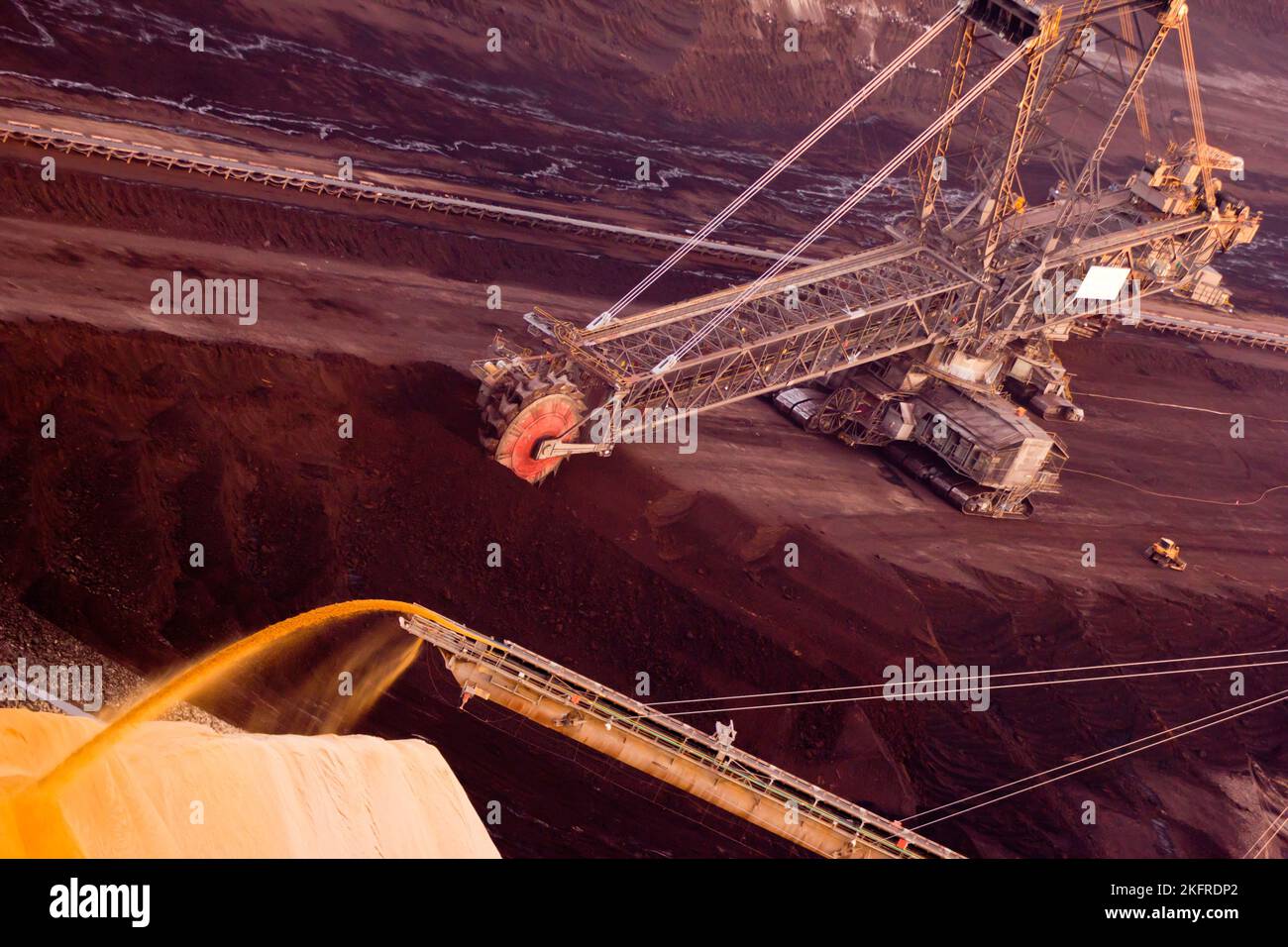 Schaufelradbagger in einem Braunkohle- oder Braunkohlenbruch, Deutschland Stockfoto