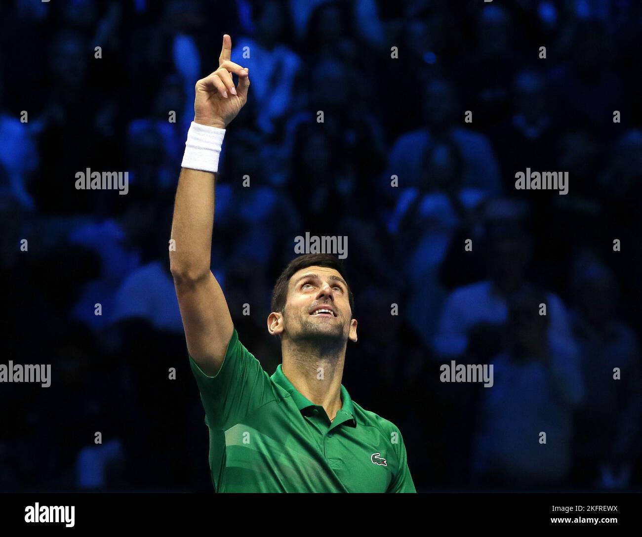 Turin, Italien. 19.. November 2022. Novak Djokovic aus Serbien feiert nach einem Halbfinale des ATP Finals gegen Taylor Fritz aus den Vereinigten Staaten in Turin, Italien, den 19. November 2022. Quelle: Str/Xinhua/Alamy Live News Stockfoto