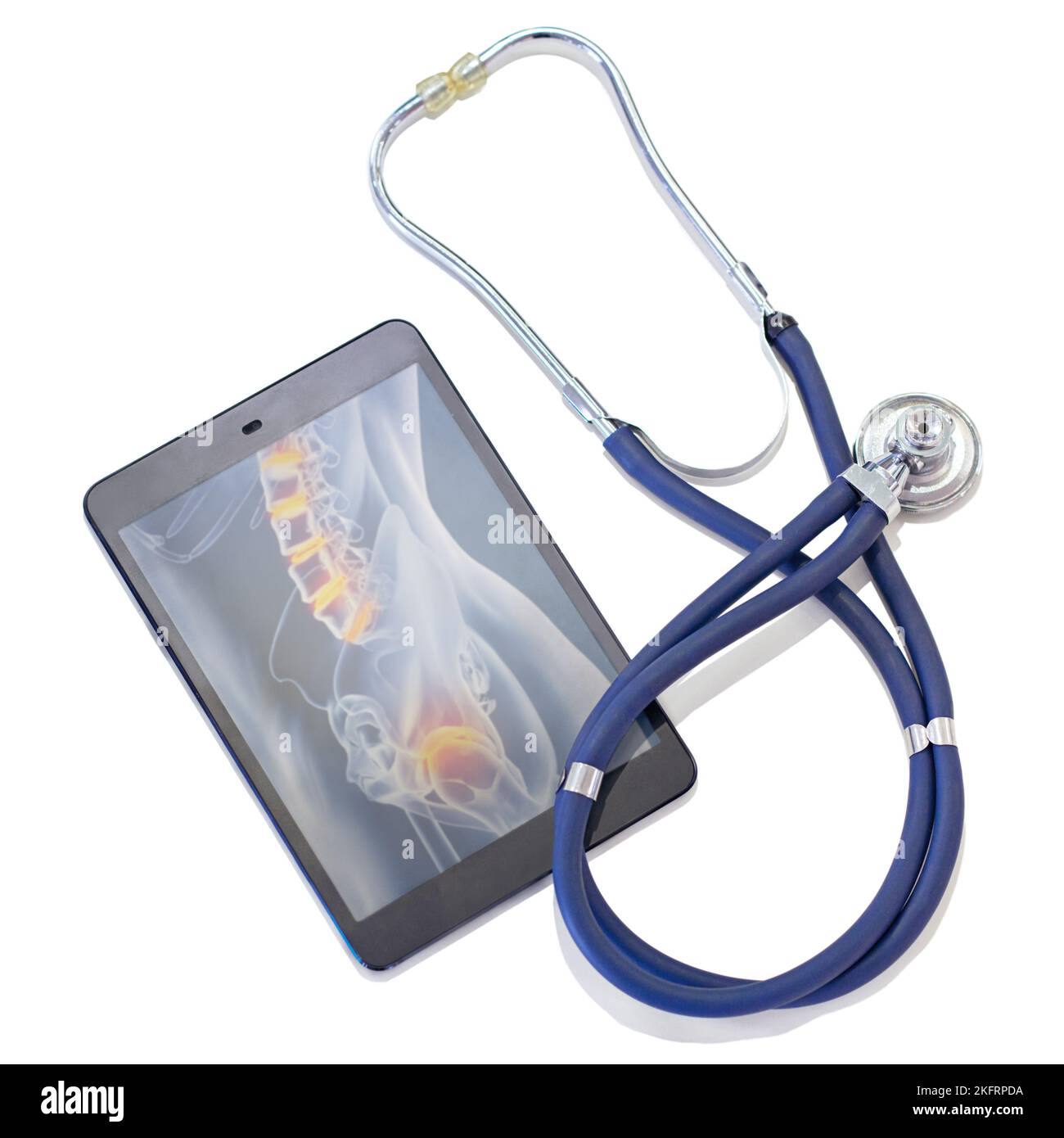 Kombination alter und neuer Technologien für ein besseres Ergebnis. Ein Tablet und ein Stethoskop vor weißem Hintergrund. Stockfoto