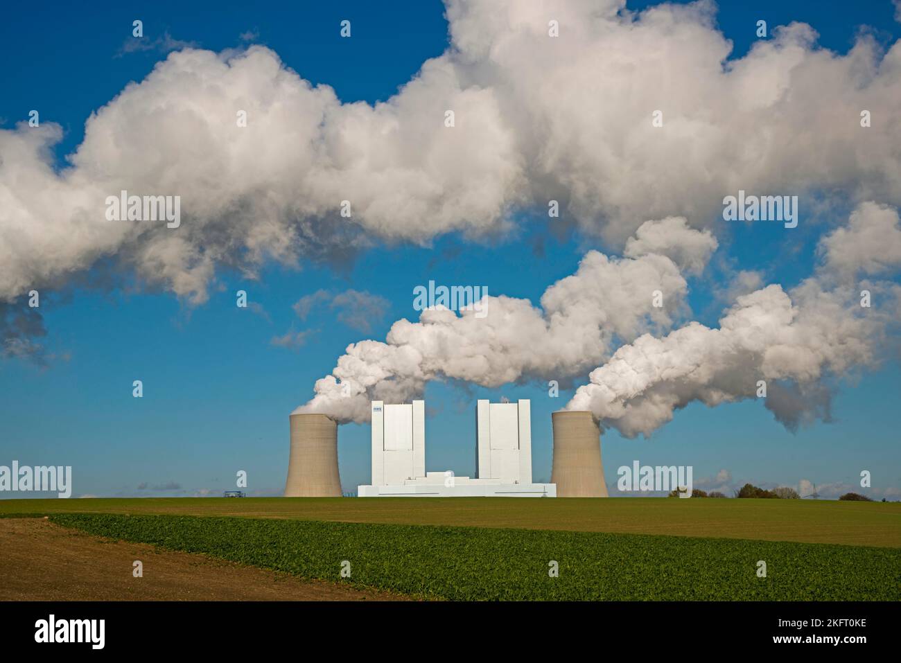 Kraftwerk Neurath, ein Grundlastkraftwerk der RWE PowerAG mit Braunkohle in Grevenbroich-Neurath, Kreis Rhein-Erft, Nordrhein-Westfalen Stockfoto