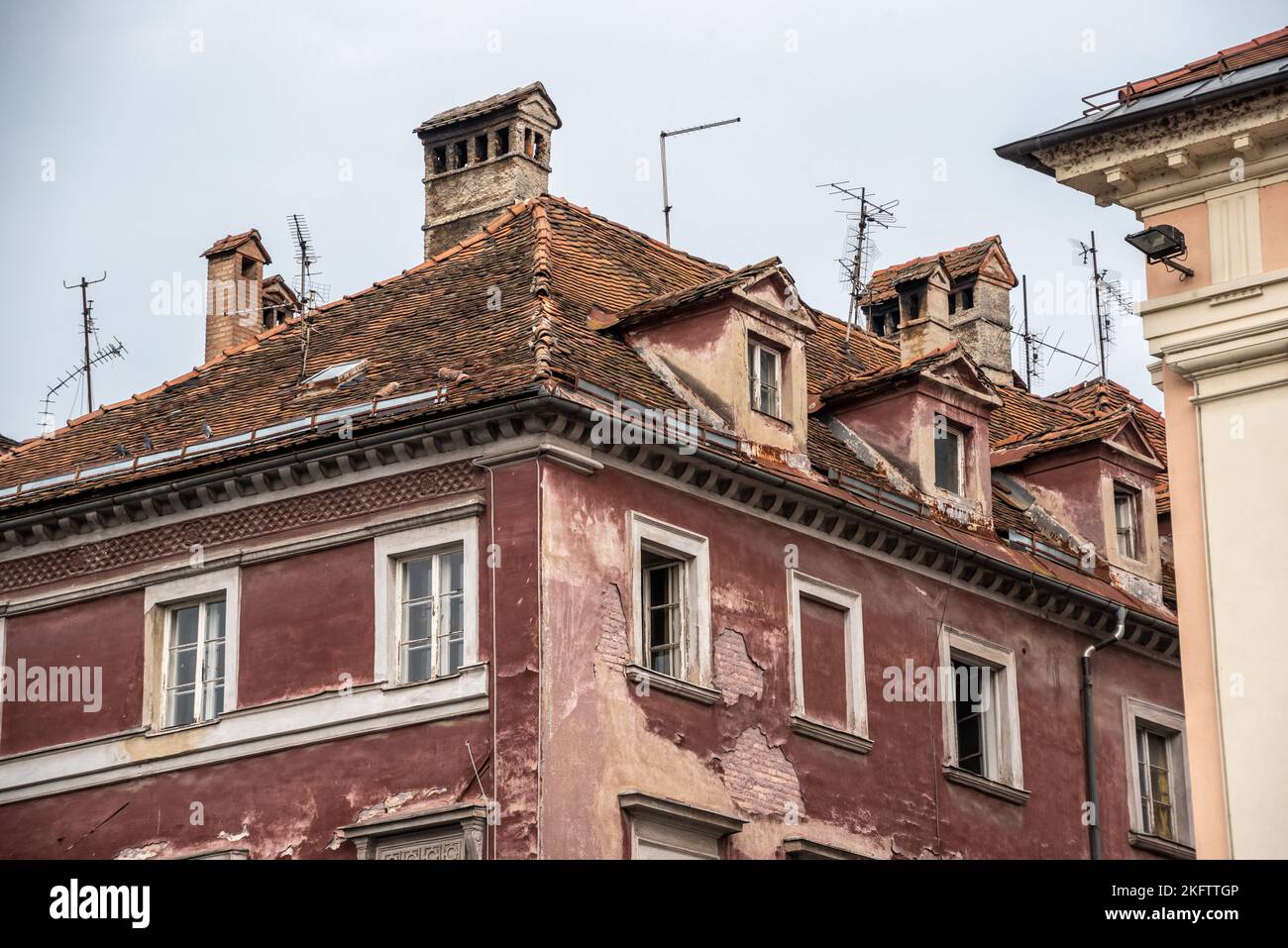 Altes klassisches Wohnhaus im Stadtzentrum von Ljubljana, Slowenien Stockfoto