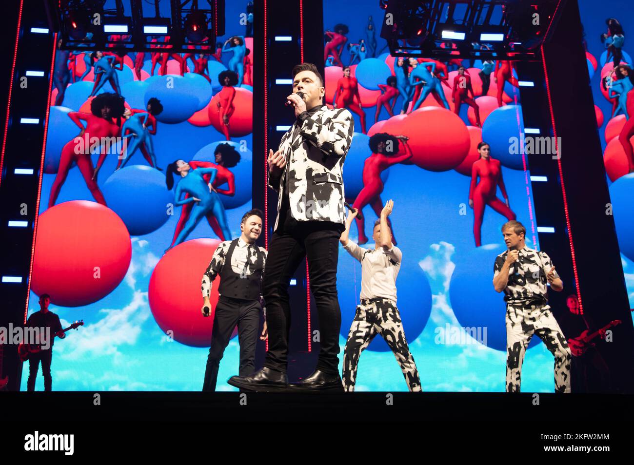 Glasgow, Schottland, 19.. November 2022, Shane Filan, Mark Feehily, Kian Egan und Nicky Byrne von Westlife treten am 19.. November 2022Credit beim OVO Hydro in Glasgow auf: Glasgow Green im Winter Kredit: Glasgow Green im Winter/Alamy Live News Stockfoto