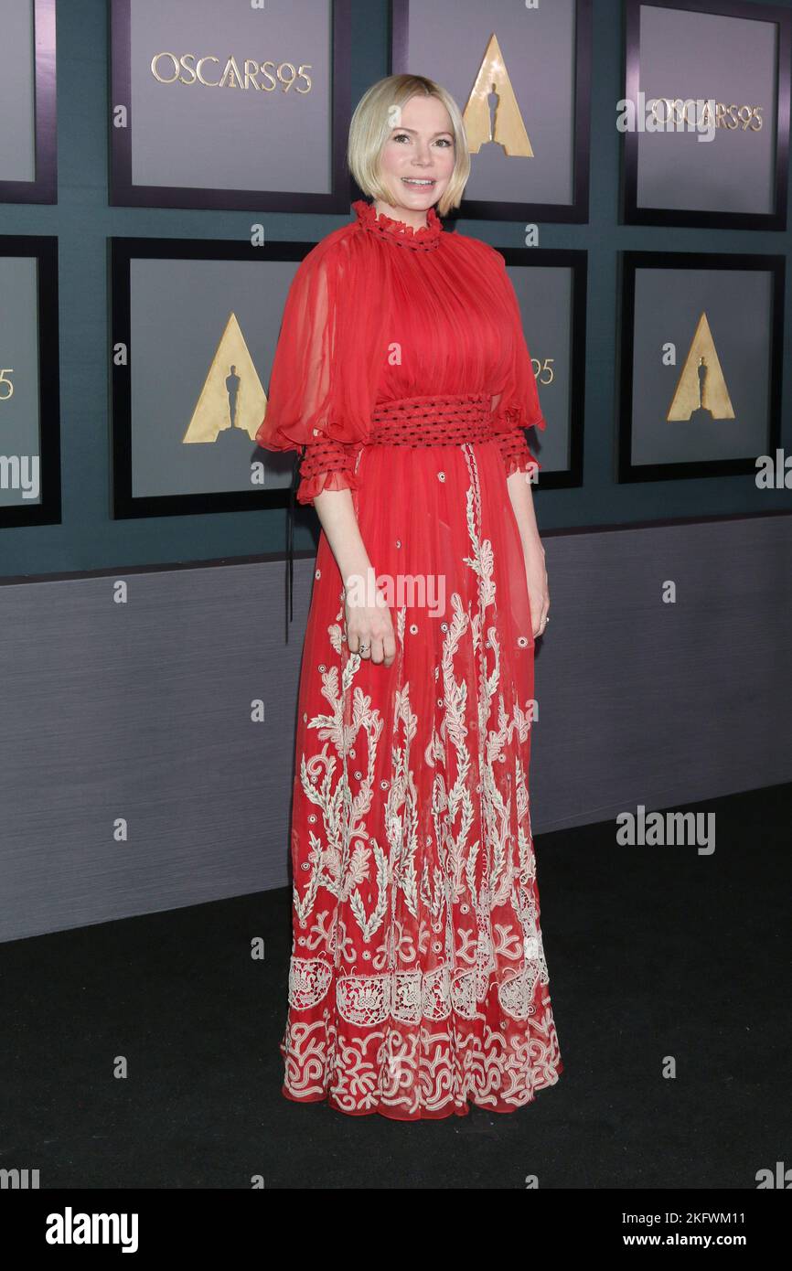 LOS ANGELES - NOV 19: Michelle Williams bei den Governors Awards 13. im Fairmont Century Plaza Hotel am 19. November 2022 in Century City, CA Stockfoto