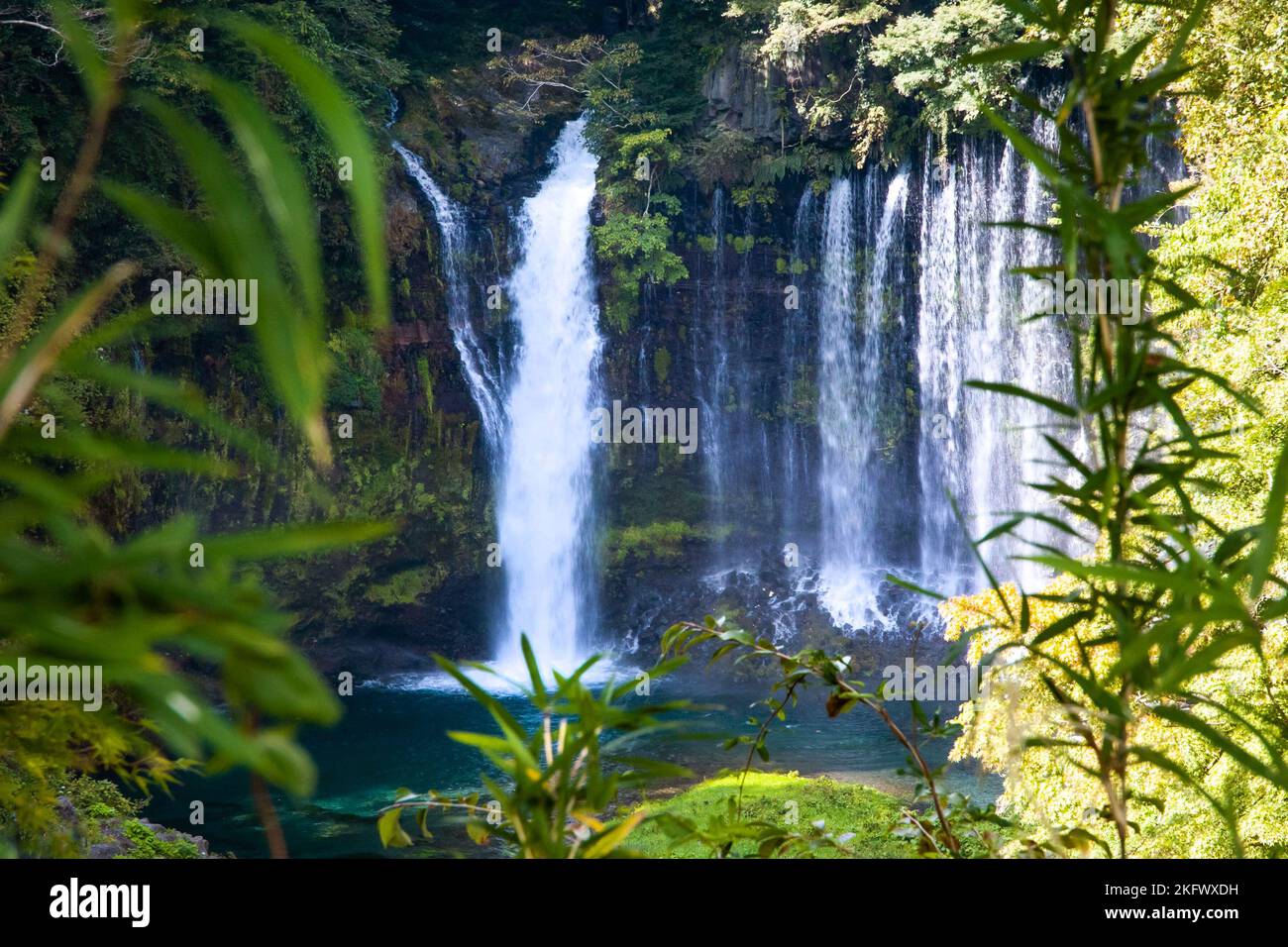 Malerische Aussicht auf die shira-ito Wasserfälle am Sommertag in Japan Niemand Stockfoto