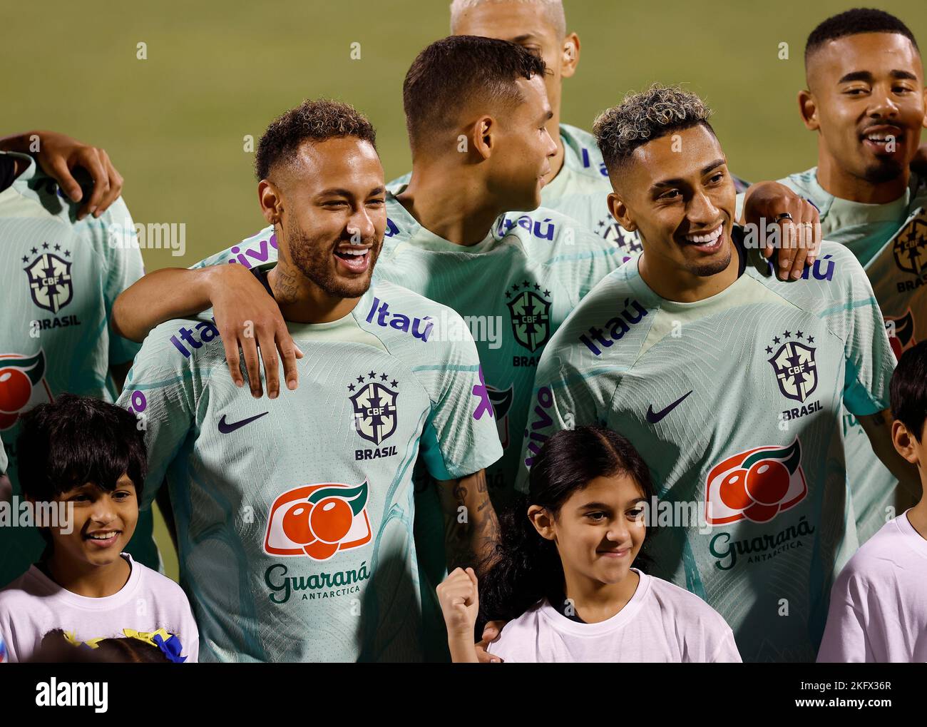 O atacante Neymar Jr durante o Treino da Seleção Brasileira para a Copa do Mundo da FIFA Catar 2022 realizado no estádio Grand Hamad Stadium em Doha, Catar. Stockfoto