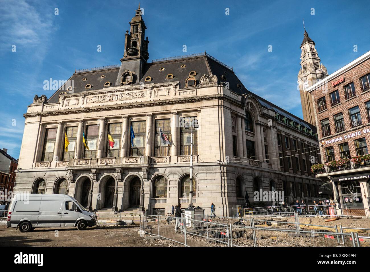 Charleroi, Belgien, 11. November 2022. Das Rathaus von Charleroi ist