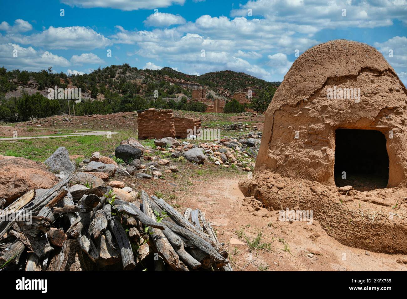 Traditioneller Horno Ofen an der Jemez Historical Site in New Mexico Stockfoto