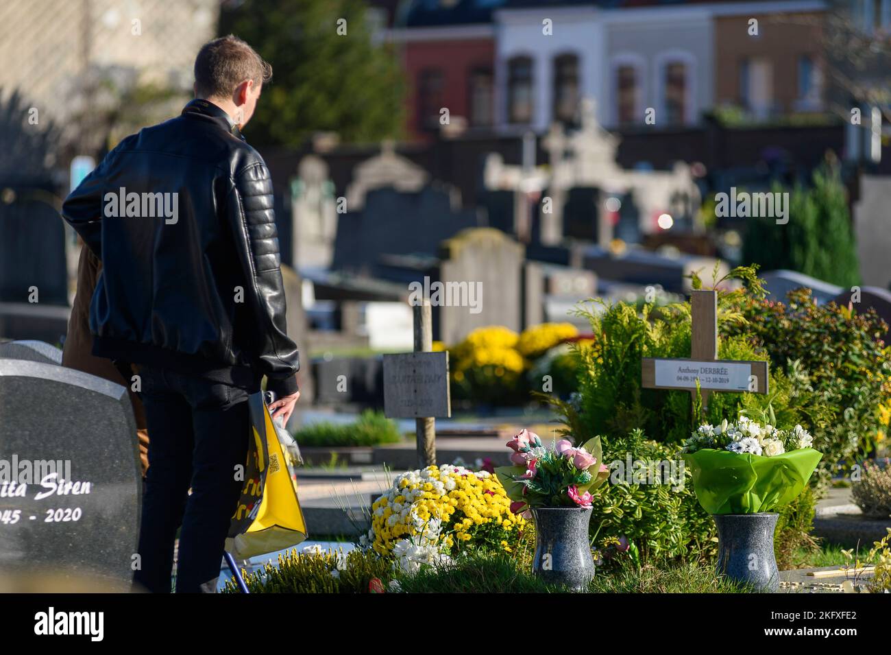 Toussaint Cimetiere et croix Fete des Saints Hommage aux morts