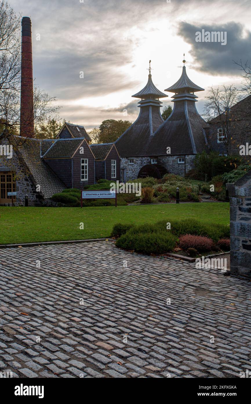 Strathisla Distillery in Keith, die älteste kontinuierlich arbeitende Brennerei in Schottland, Aberdeenshire, Schottland Stockfoto