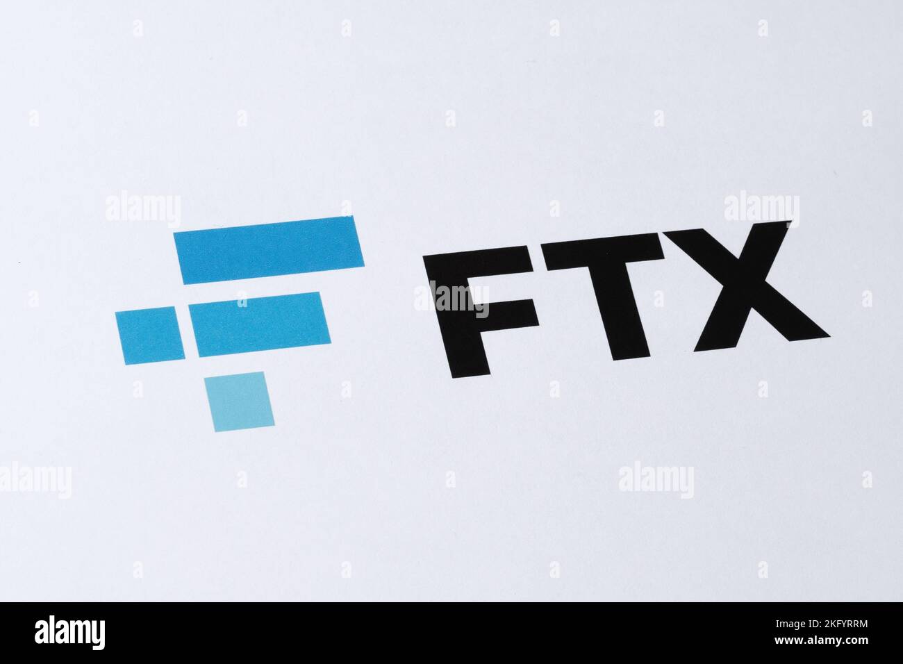 FTX Cryptocurrency Exchange-Logo auf Papier gedruckt. Stafford, United Kindom, 22. November 2022. Stockfoto