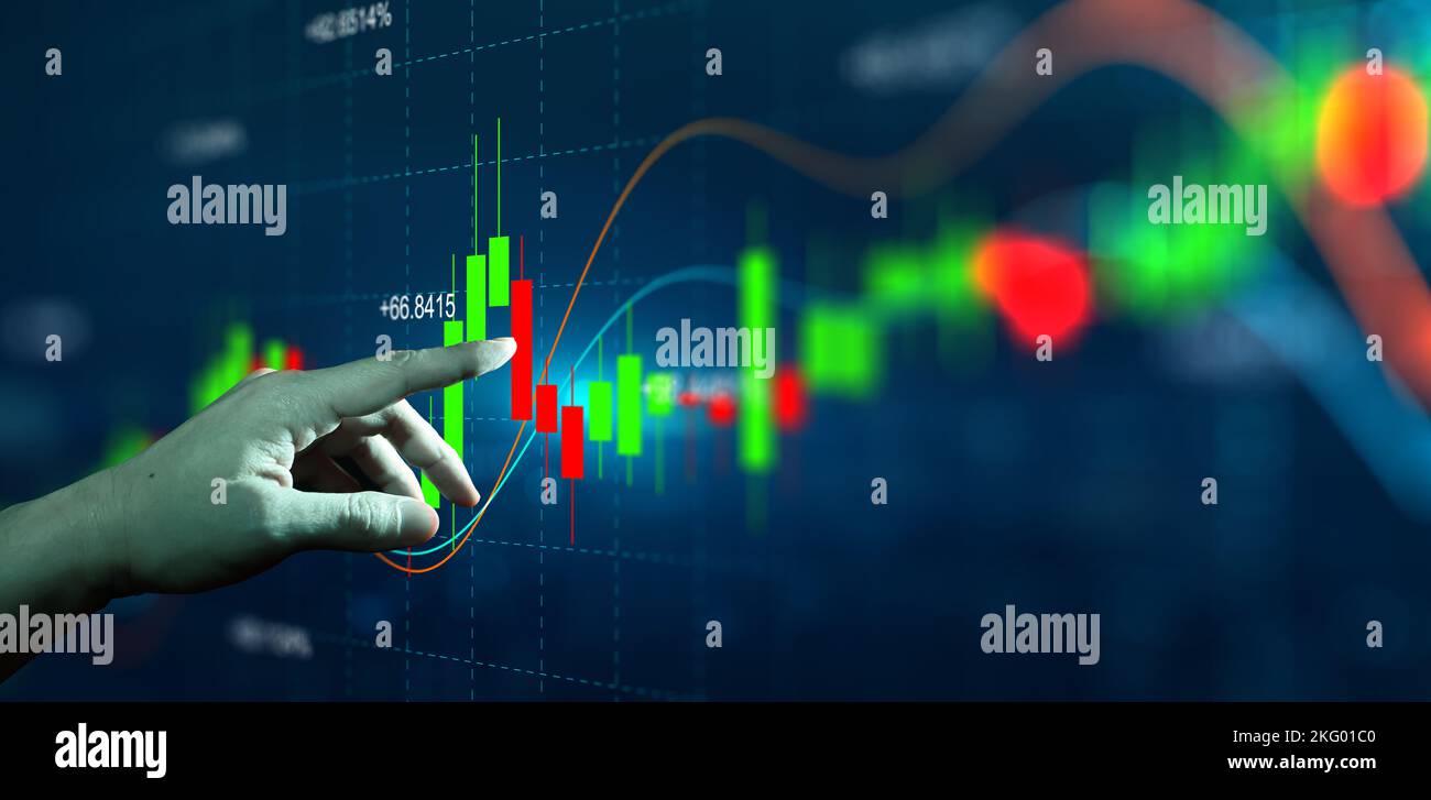 Geschäftsmann Finger-Touch-Symbol Aktiendiagramm und Diagramm mit Business Candlestick. Online-Handel, Investitionen, Strategie-Marktplan und Aktienmarkt. Stockfoto