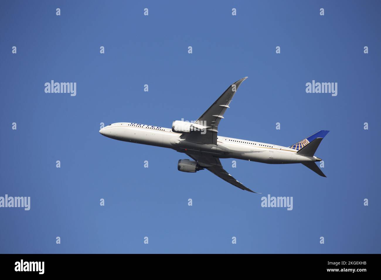 Ein Passagierflugzeug der US-amerikanischen Fluglinie „United“ startet am Flughafen Frankfurt Stockfoto