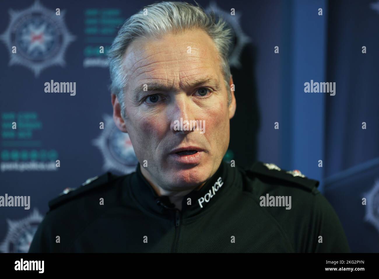 Chief Superintendent Nigel Goddard während einer Pressekonferenz auf der Strand Road Polizeistation in Londonderry, Nordirland. Bilddatum: Montag, 21. November 2022. Stockfoto