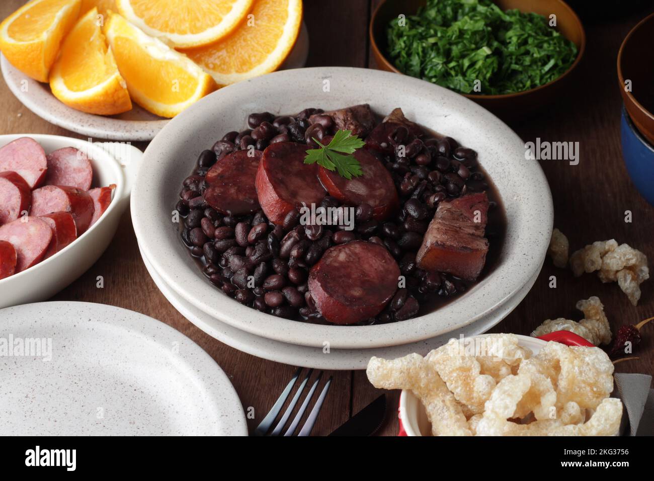 Brazilian feijoada -Fotos und -Bildmaterial in hoher Auflösung – Alamy