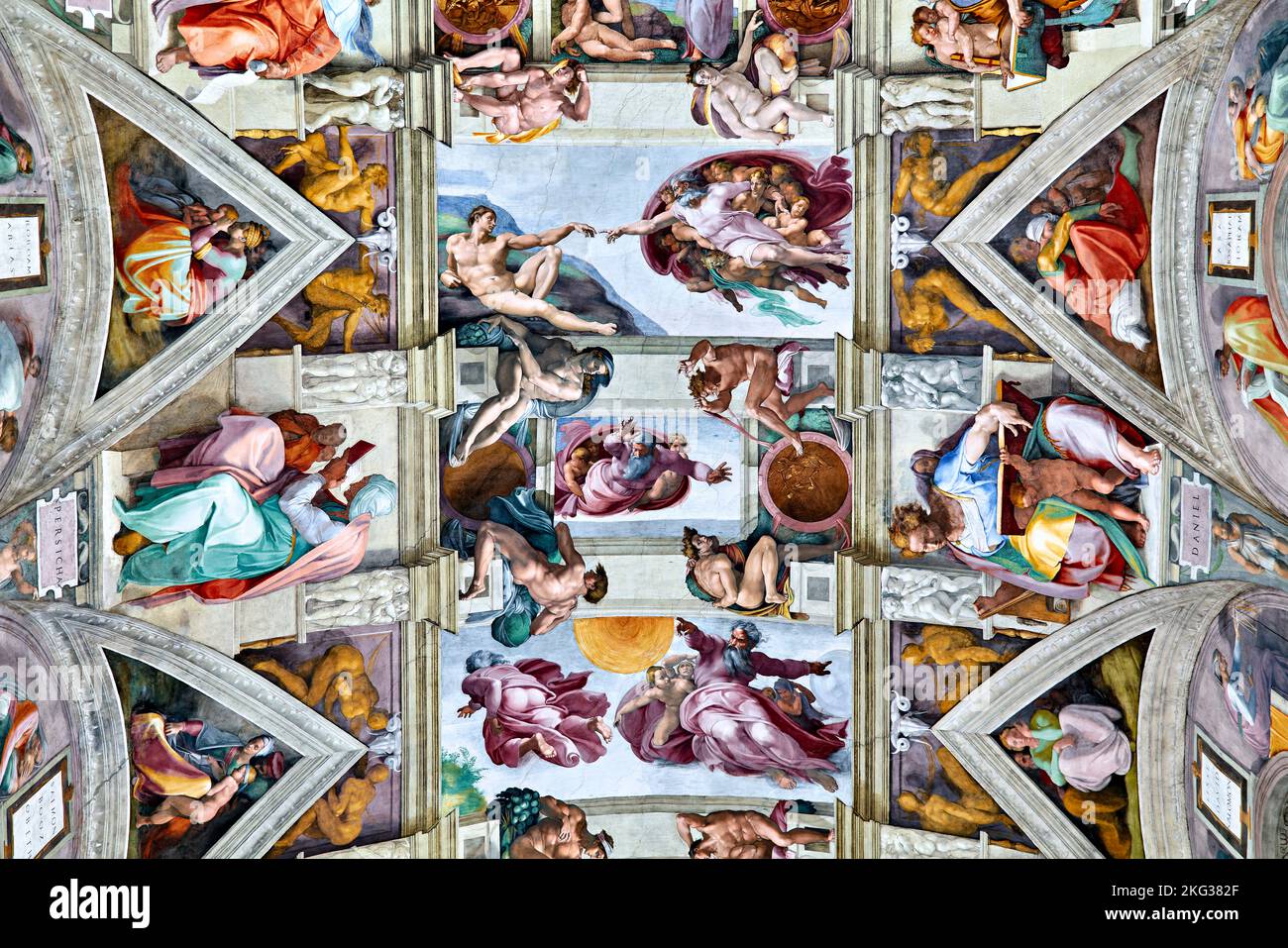 Rom Latium Italien. Die Vatikanischen Museen in der Vatikanstadt. Sixtinische Kapelle von Michelangelo. Die Decke Stockfoto