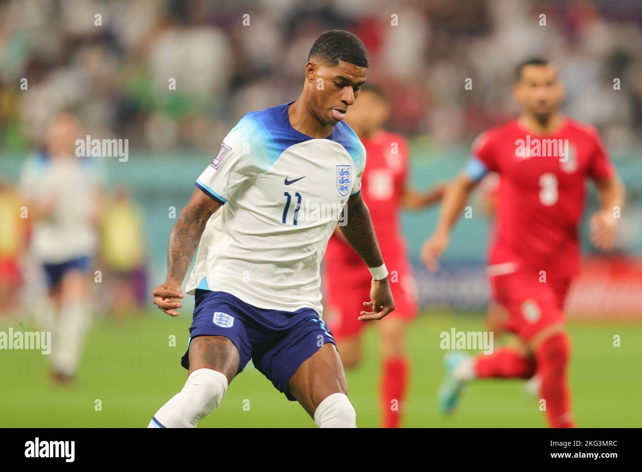 Doha, Katar. 21.. November 2022. Marcus Rashford aus England schießt