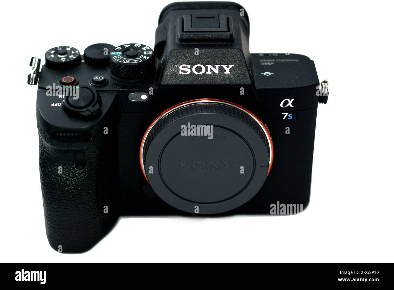 Kairo, Ägypten, Oktober 20 2022: Spiegellose professionelle Vollformat-Digitalkamera Sony Alpha A7s iii mit Exmor R BSI CMOS Sensor, 12 MP, UHD 4K 1 Stockfoto