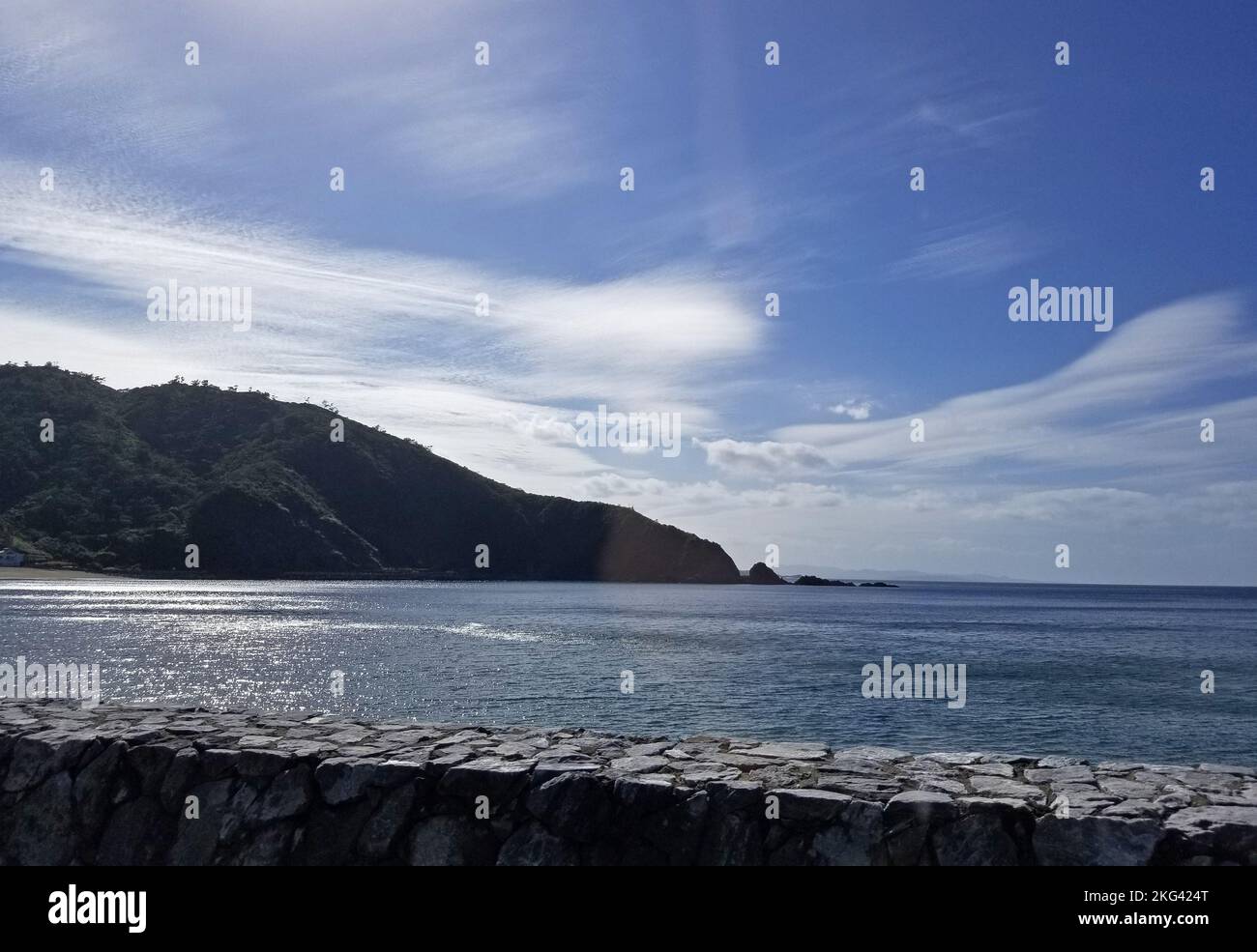 Malerischer Blick auf die Westküste von Nord-Okinawa, Japan, entlang der Route 58 -07 Stockfoto