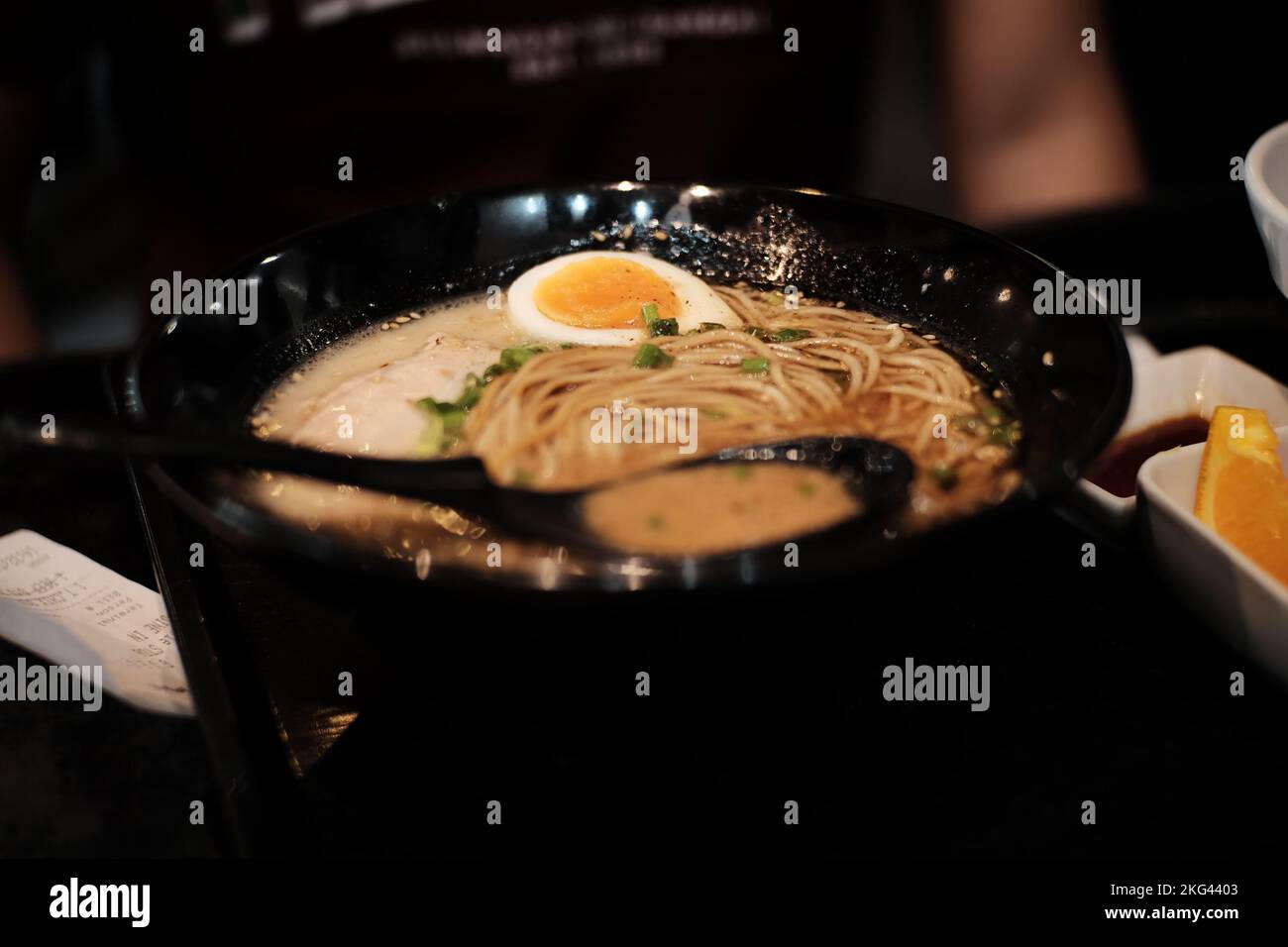 Cremiger Shoyu Ramen Stockfoto