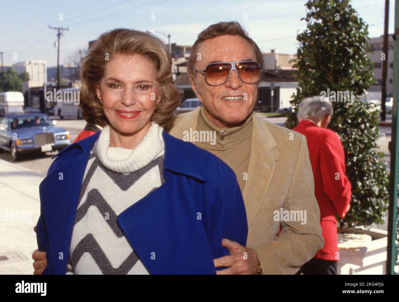 CYD Charisse und Tony Martin besuchen die Pierre Cossette Super Bowl Party am 25. Januar 1987 im Chasen's Restaurant in Beverly Hills, Kalifornien.Quelle: Ralph Dominguez/MediaPunch Stockfoto