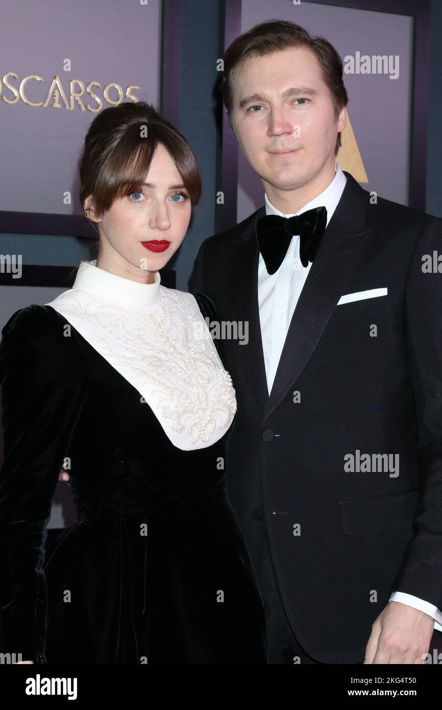 Zoe Kazan, Paul Dano bei der Ankunft für die Academy of Motion Picture Arts and Sciences 13. Governors Awards - Teil 2, Fairmont Century Plaza Hotel, Los Angeles, CA 19. November 2022. Foto: Priscilla Grant/Everett Collection Stockfoto