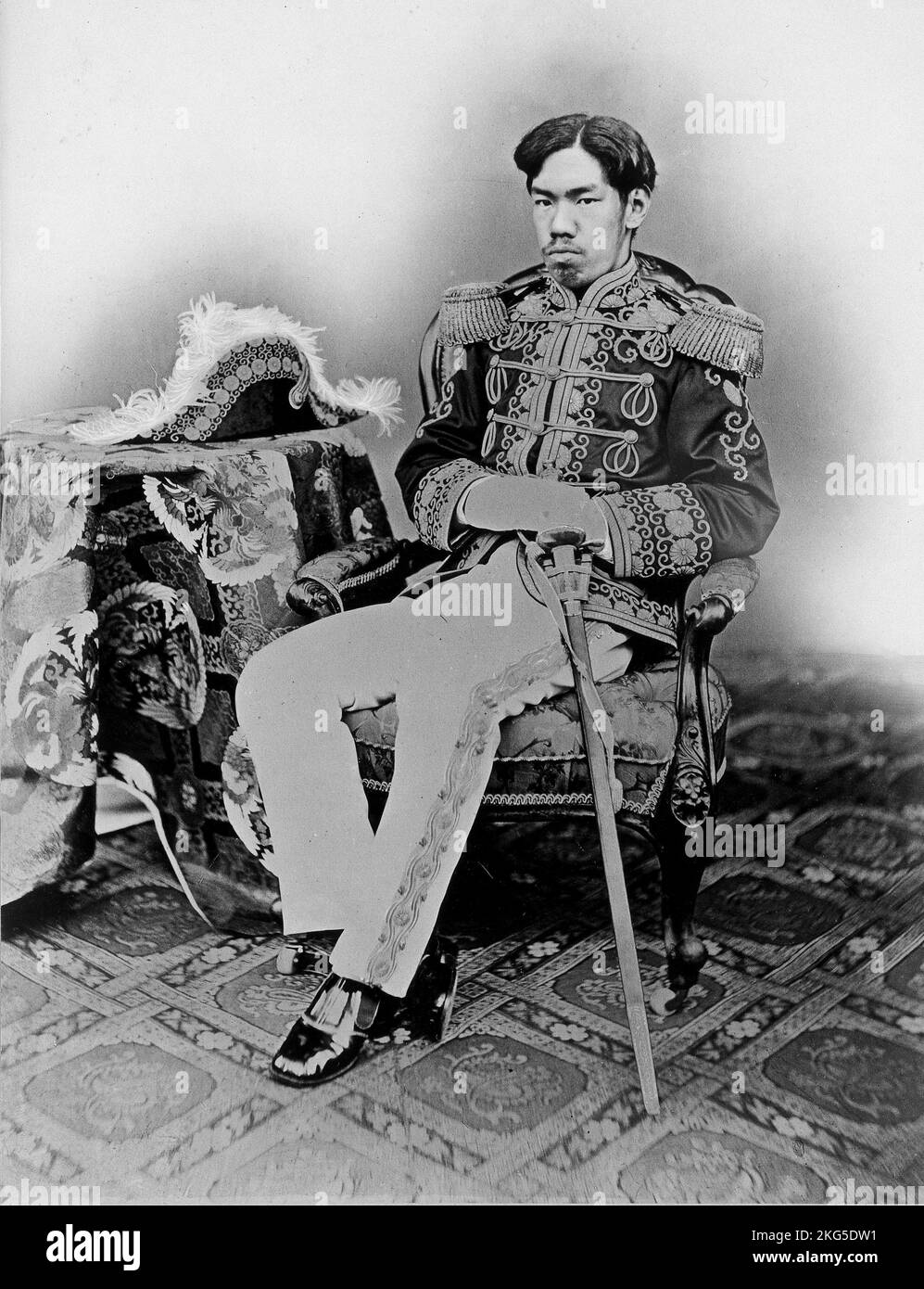 Kaiser Meiji im Jahre 1873, Kaiser Meiji (1852 – 1912), Meiji der große oder Meiji der Heilige Kaiser, 122. Kaiser von Japan nach der traditionellen Reihenfolge der Nachfolge. Stockfoto